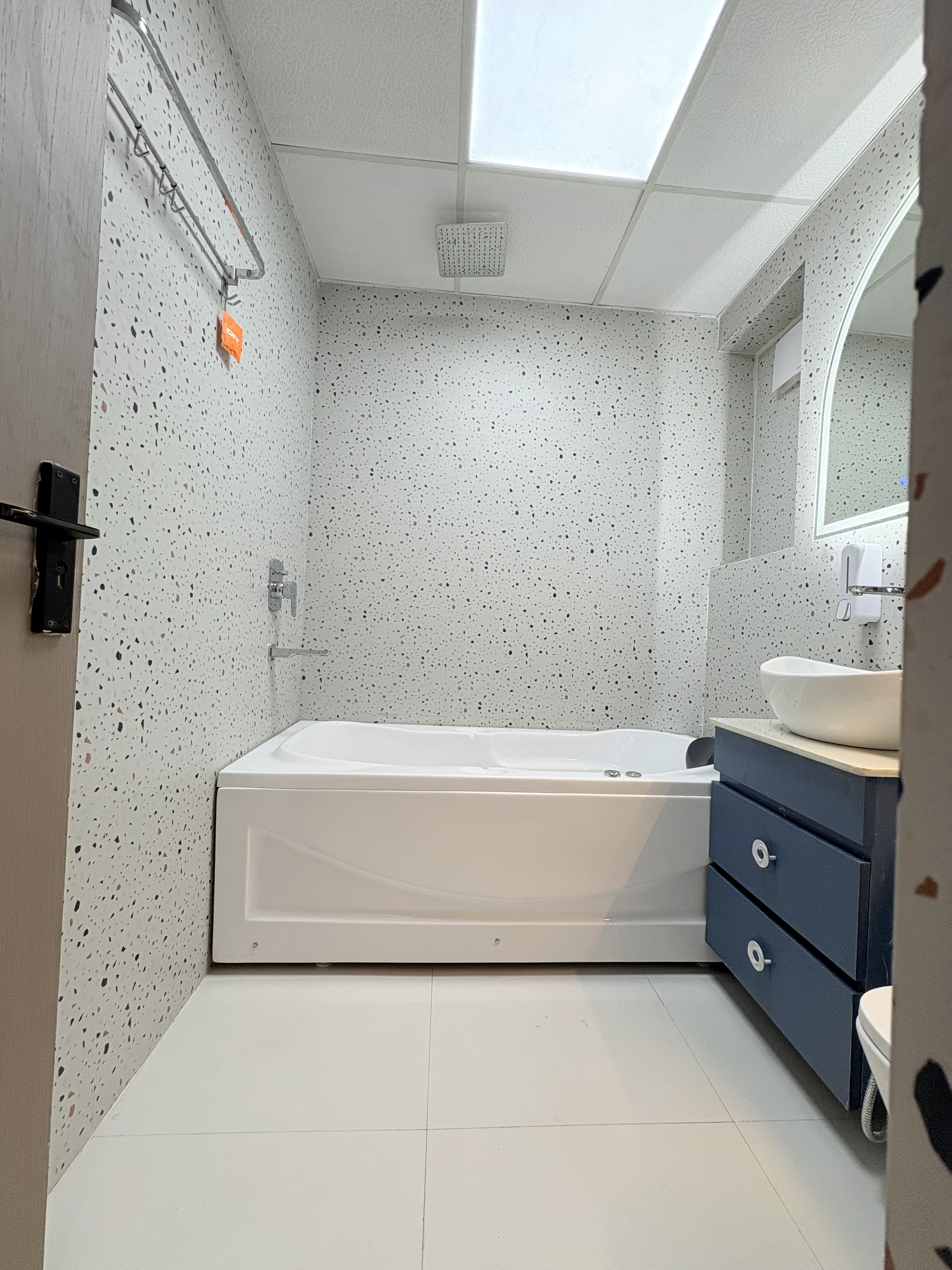 Apex Golf Avenue interior detail 06